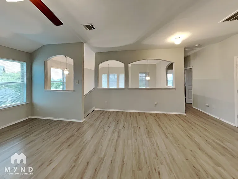 414 Jasmine Cir — Photo 14