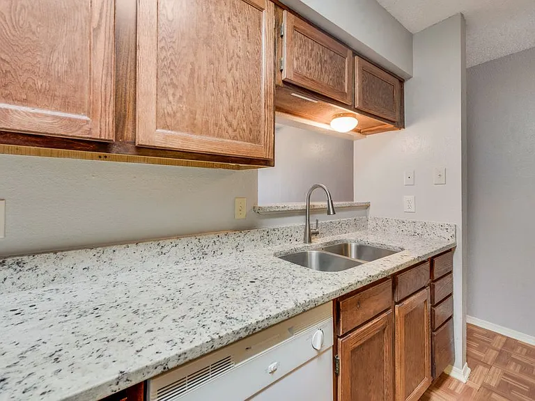 600 Grand Ave #112 — Photo 3