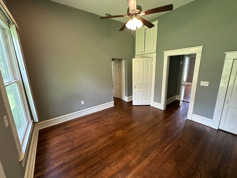 501 N Virginia St — Photo 8
