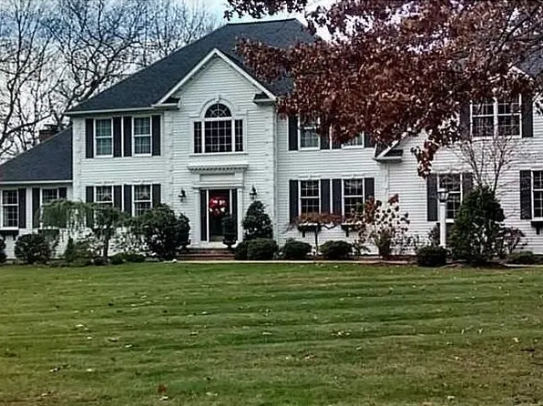 2 Foster Way, East Greenwich, RI 02818