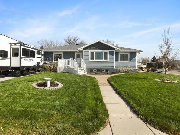 423 8th St E, Williston, ND 58801
