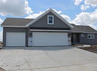 1809 27th Ave NW, Minot, ND 58703