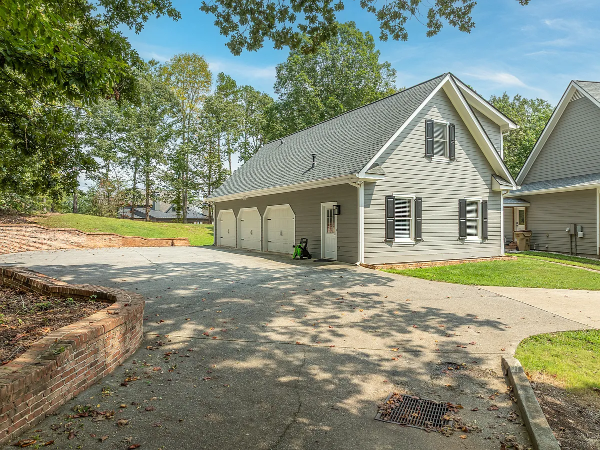 Private entrance - 285 Old Dawsonville Rd