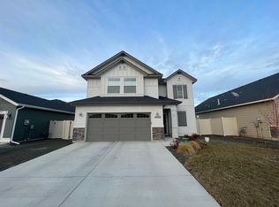 4050 W Peak Cloud Dr, Meridian, ID 83642