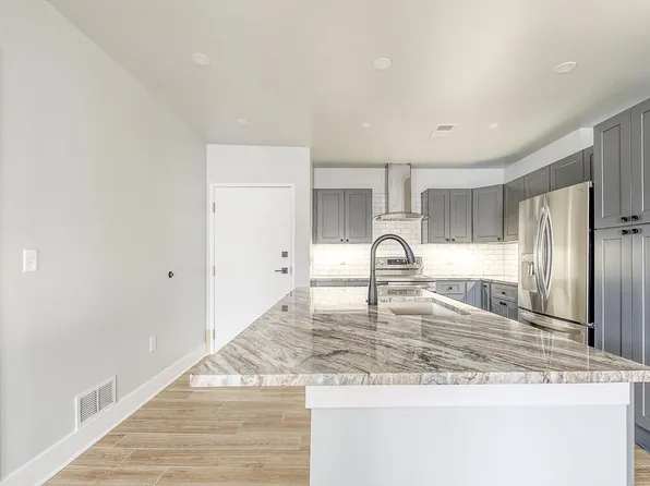 918 Park Ave #A, Pittsburgh, PA 15234