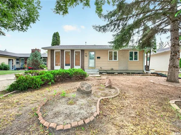 12 JACKSON BAY, Regina, SK S4R 6Y8