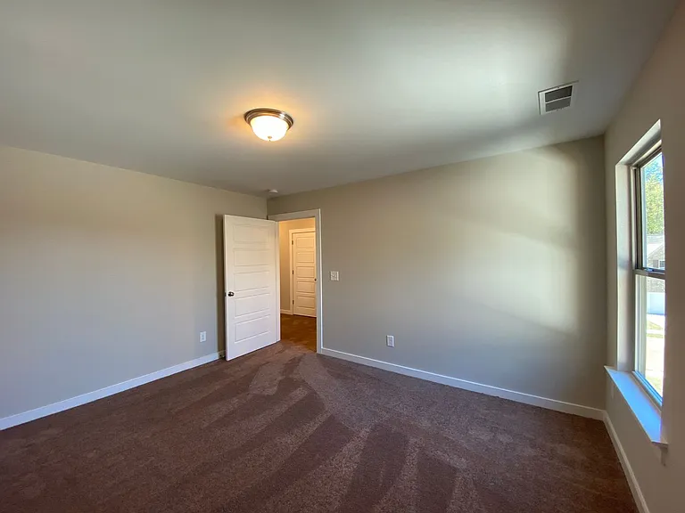 7937 Saint James Dr — Photo 30
