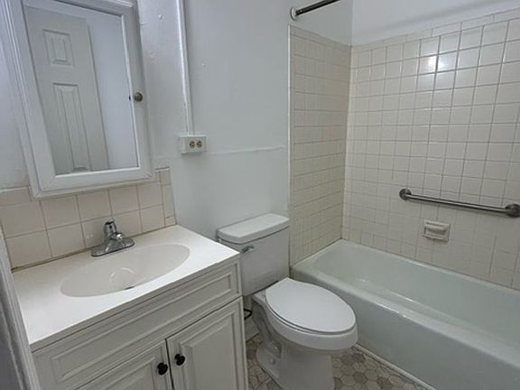 4th image of 201 Audubon Dr #1
