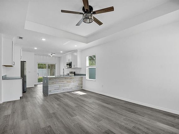 3rd image of 3907 Adell Rd