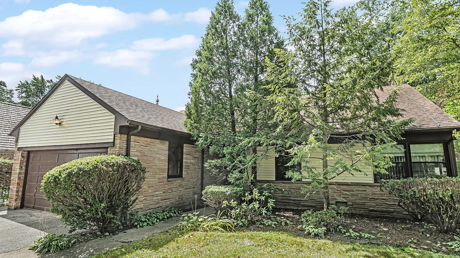 1180 Sheridan Rd photo 1