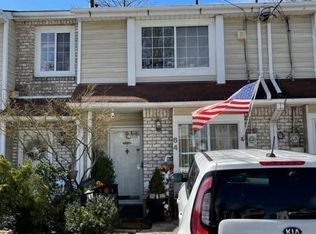 64 Seguine Pl, Staten Island, NY 10312
