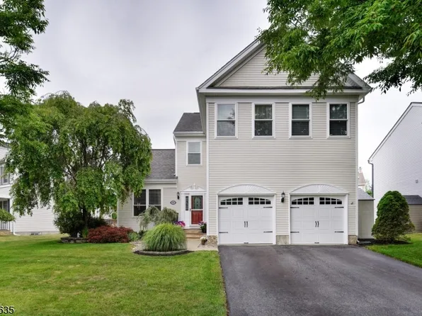 88 Watch Hill Rd, Hackettstown Town, NJ 07840