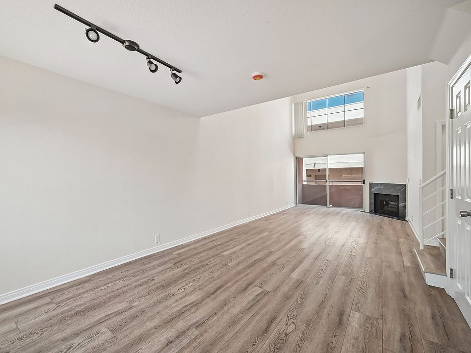 1st image of 1939 N Tamarind Ave #1