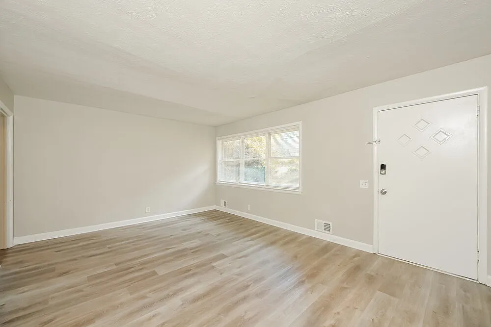 4 bed, 2.0 bath, 1458 sqft, $1,745 — Photo 3