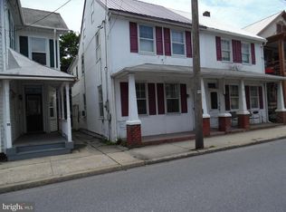 17 W Ferdinand St, Manheim, PA 17545