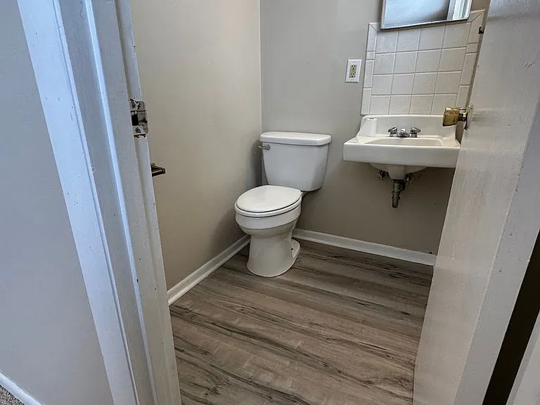 801 S Maguire St — Photo 9