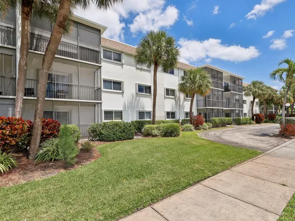 701 NE 1st Court #206, Hallandale Beach, FL 33009