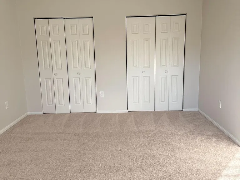 2401 W Rosecroft Village Cir — Photo 5