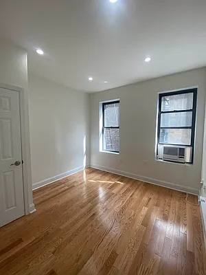 Rented by Urban Real Estate Property Group Inc | media 3