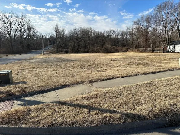 17901 E Truman Rd, Independence, MO 64057