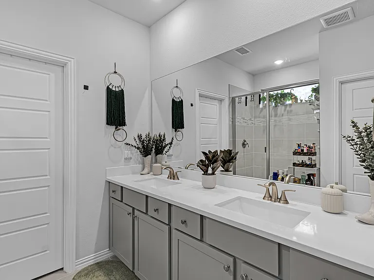 1116 Redcoat Dr — Photo 12