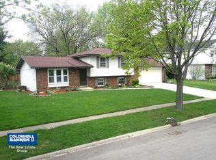 613 Edgebrook Dr, Shorewood, IL 60404
