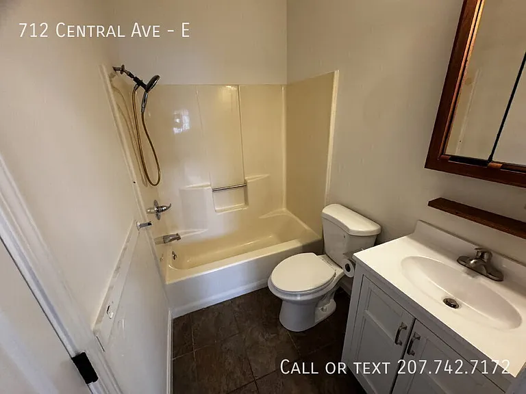 712 Central Ave #E — Photo 9