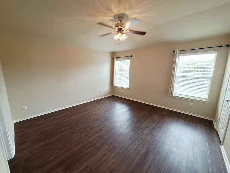 325 Comal Run — Photo 19
