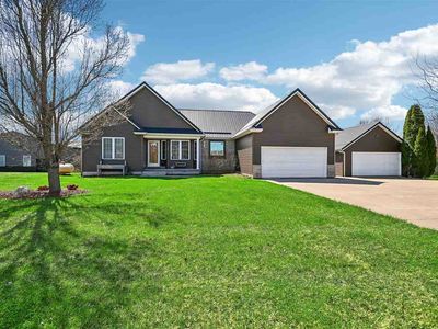 2550 Meadow View Dr, Urbana, IA, 52345