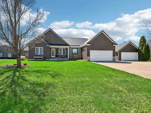 2550 Meadow View Dr, Urbana, IA 52345