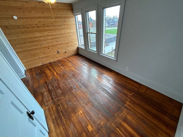 1008 N Vermilion St APT 2, Danville, IL 61832