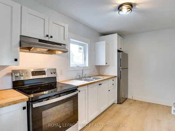 316 Elmwood Ave #2, Fort Erie, ON L0S 1B0