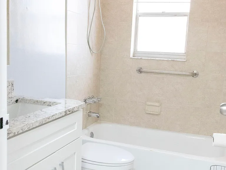 2851 Somerset Dr #116E — Photo 16
