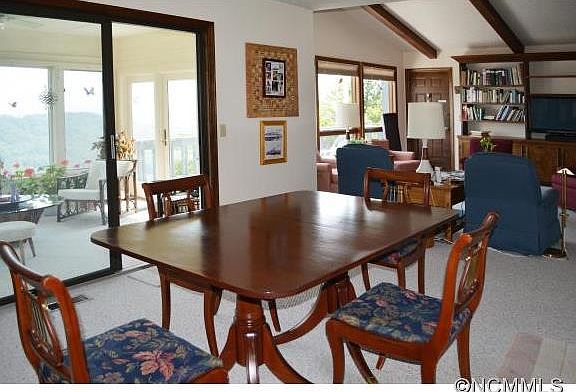 4th image of 331 Orchard Cir
