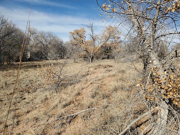 2nd image of 225 La Puebla Rd