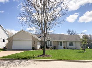 1145 Tara Marie Ln, Green Bay, WI 54313