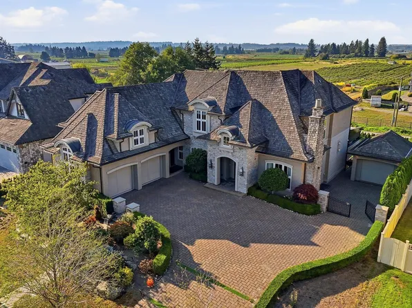 15957 39a Ave, Surrey, BC V3Z 0Y3