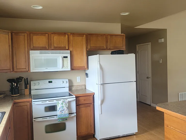 458 Godfrey Way — Photo 4