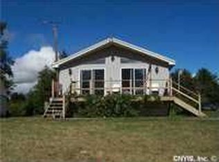29410 Hideaway Ln, Chaumont, NY 13622