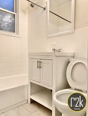 Rented by Realty 2000 Corp | media 14