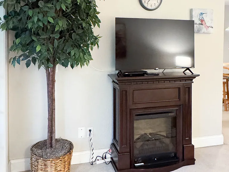 2245 Minerva Way — Photo 11