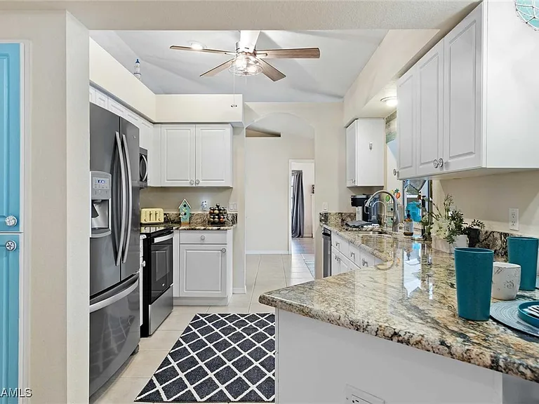 4810 SW 25th Pl — Photo 29