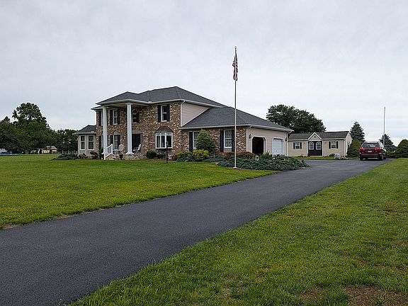 Nice paved driveway