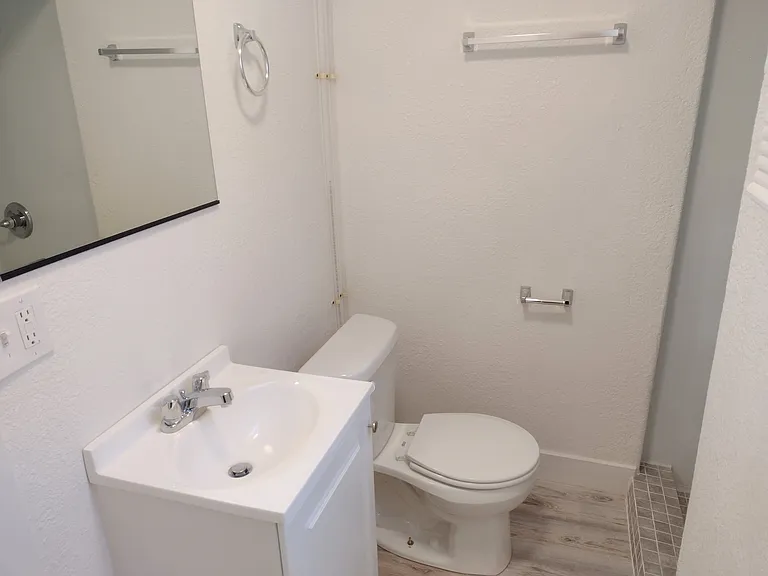 405 11th Ave #1 — Photo 5