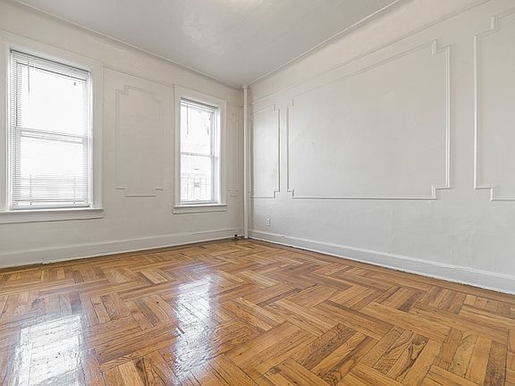 4th image of 1700 E 15th St APT B2