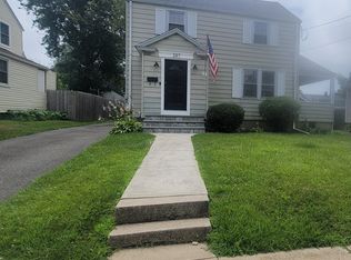 387 Allyndale Dr, Stratford, CT 06614