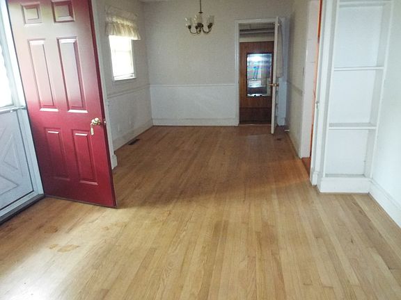 4th image of 712 Cedar Ave