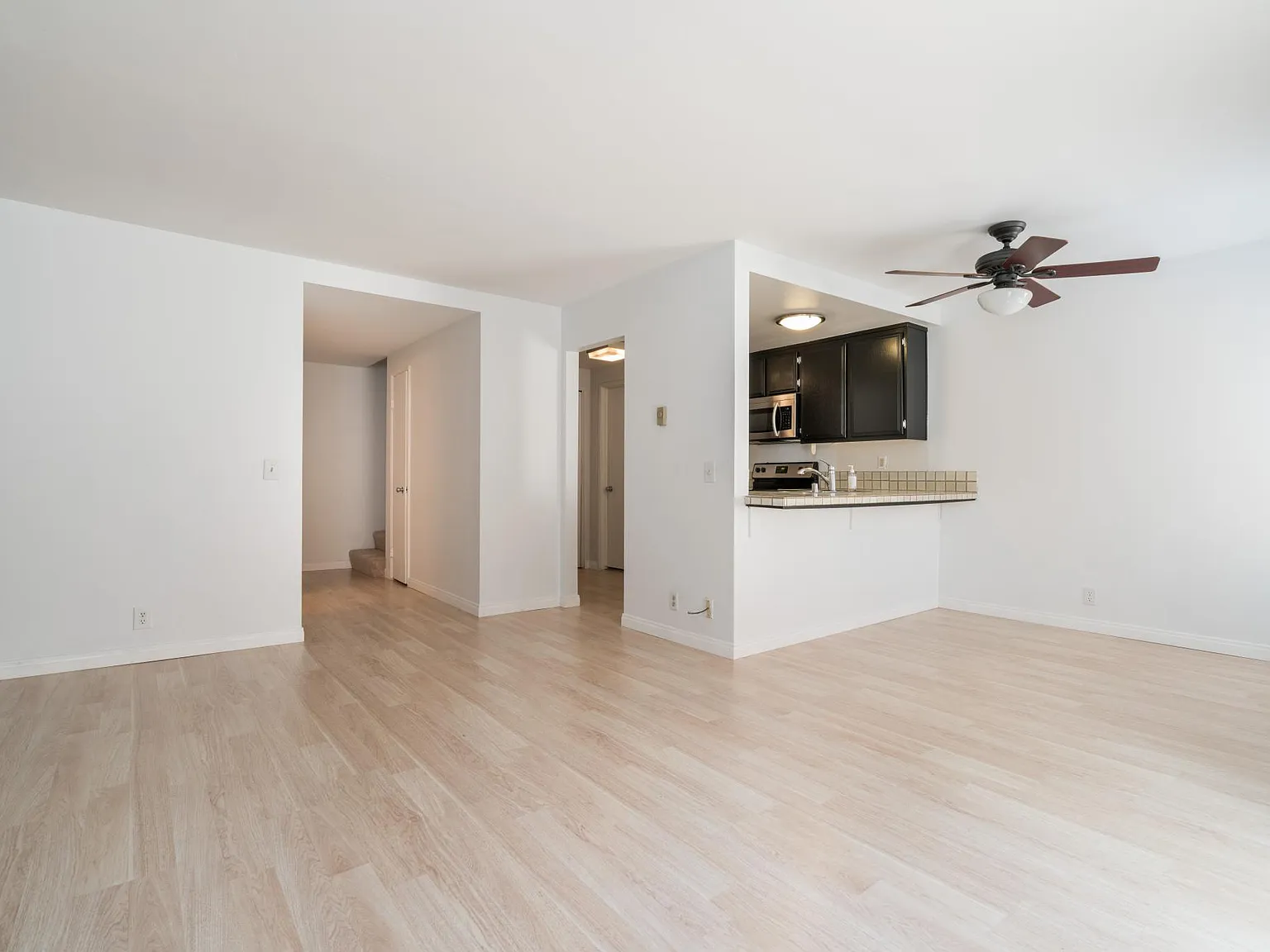 2 bed, 1.5 bath, 1053 sqft, $3,300 — Photo 4