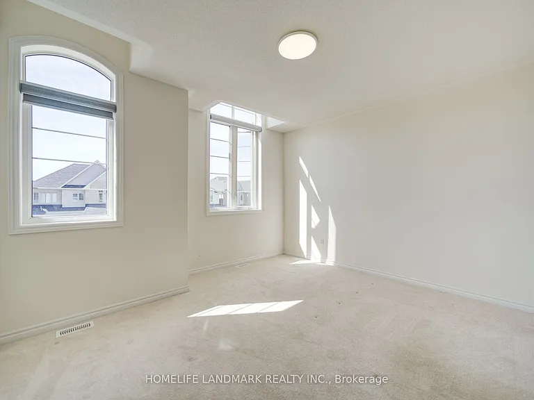 18 Kenneth Ross Bnd — Photo 38