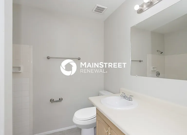 453 Ralwood Ln NE #E — Photo 11